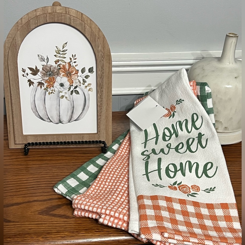 Fall Harvest Bundle Wooden Frame with Floral Pumpkin Art, 3 Fall Kitchen Towels
